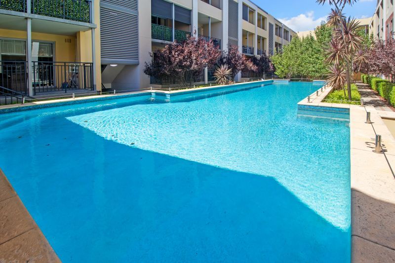 Central Living & Resort Style!