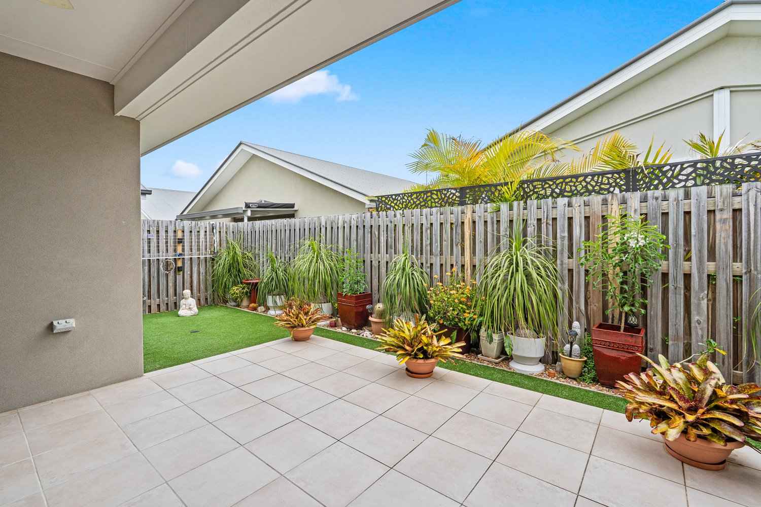 Bright, Stylish Home - Perfect for Easy Living!