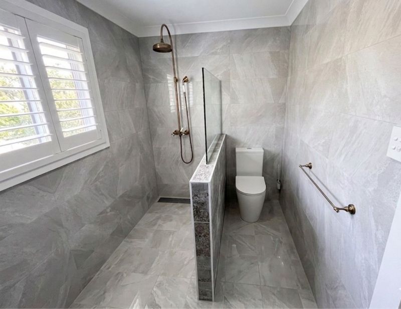 Updated 2 Bedroom Riverside Gem!
