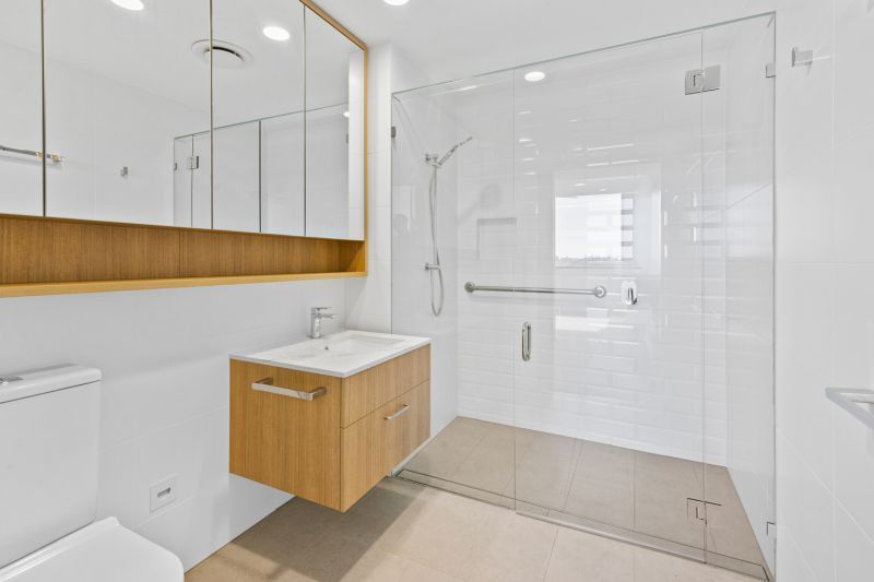 South-facing apartment with stunning Burleigh Golf Course vistas