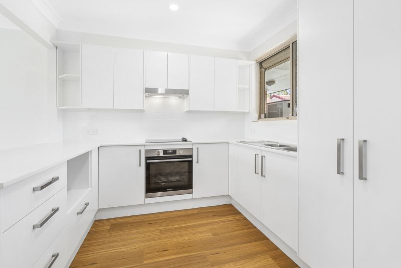 Light-filled modern villa!