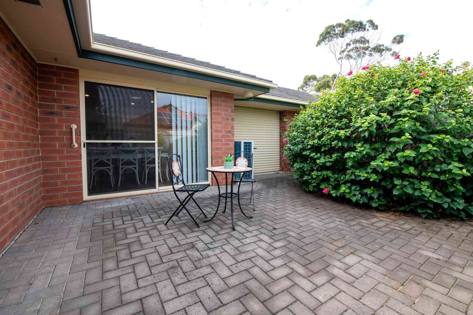 Eldercare Old Oxford Court: modern two‑bedroom villa with study near the beach
