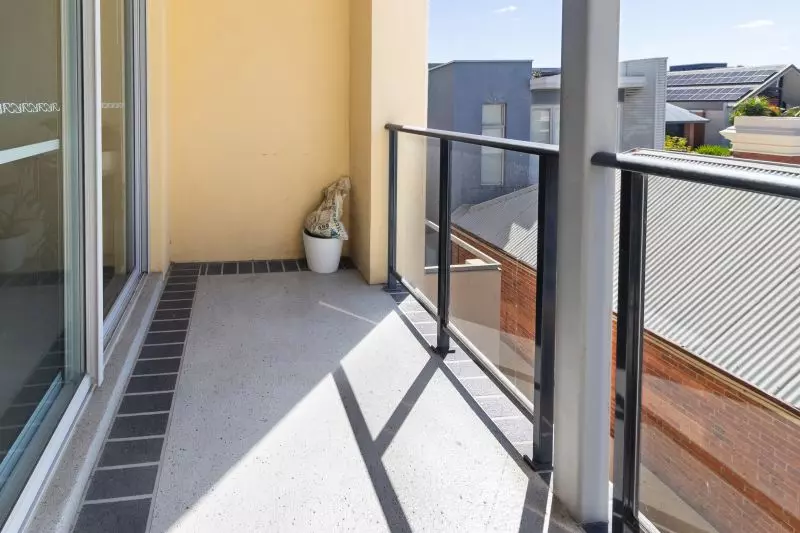 Central Living & Resort Style!