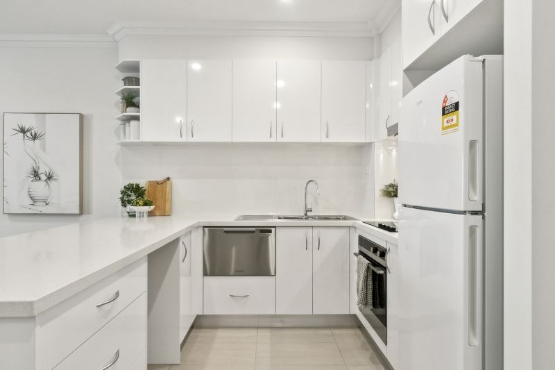 Spacious one-bedroom first-floor apartment