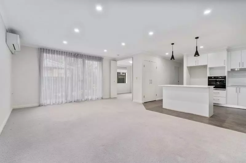 East facing ground level unit with access to the gardens