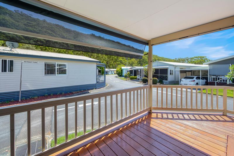 Vibrant Home with Alfresco Views!