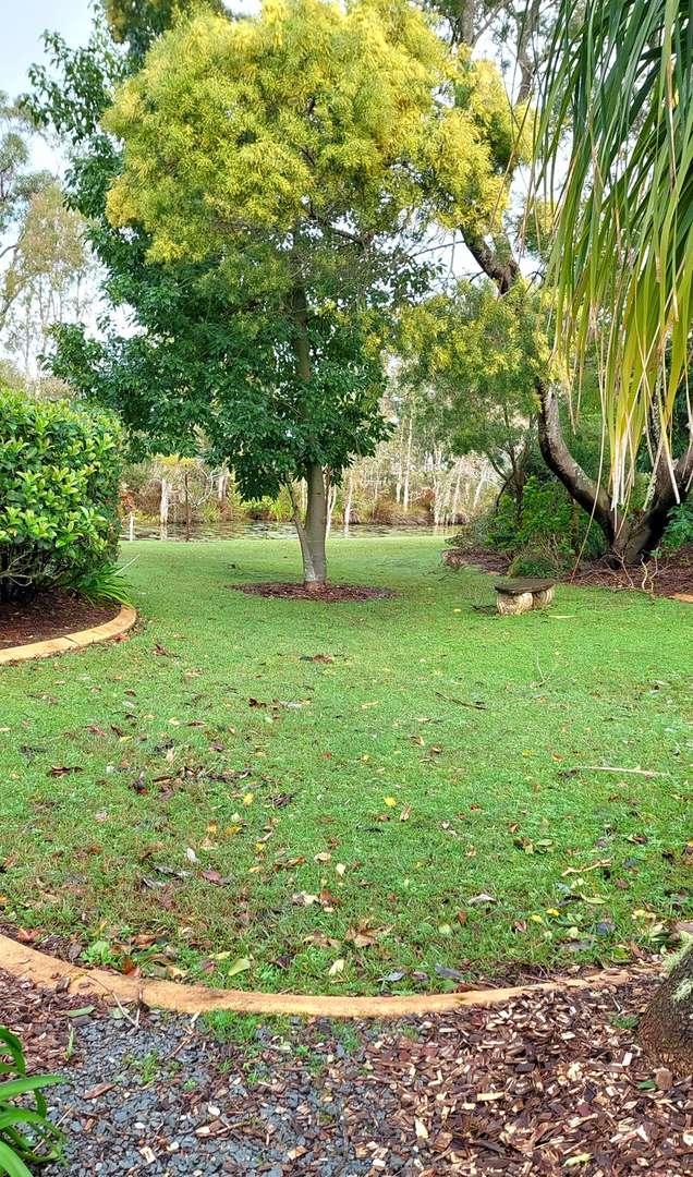 Beautiful and Spacious Duplex with Single Garage