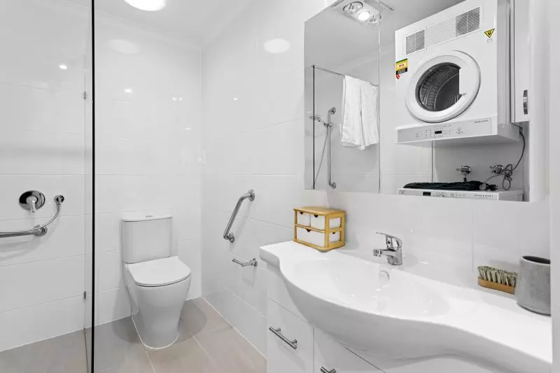 One-bedroom with private courtyard + bushland outlook