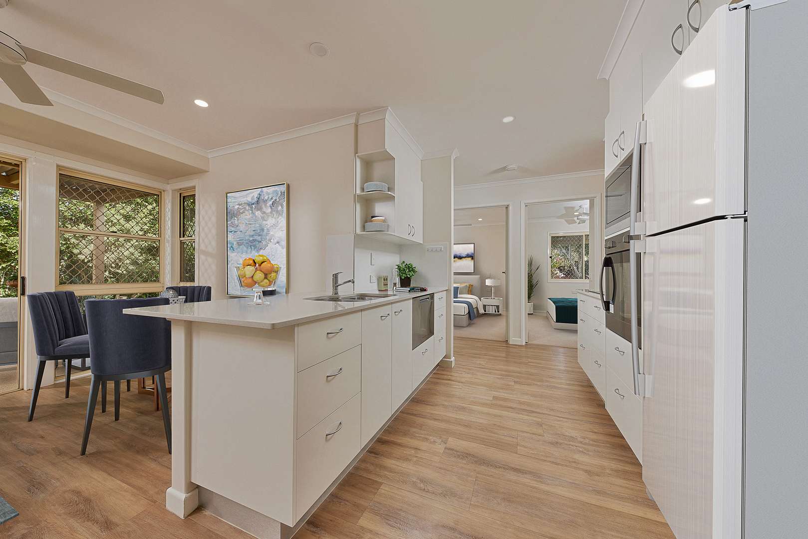 Lovely two bedroom unit available today!