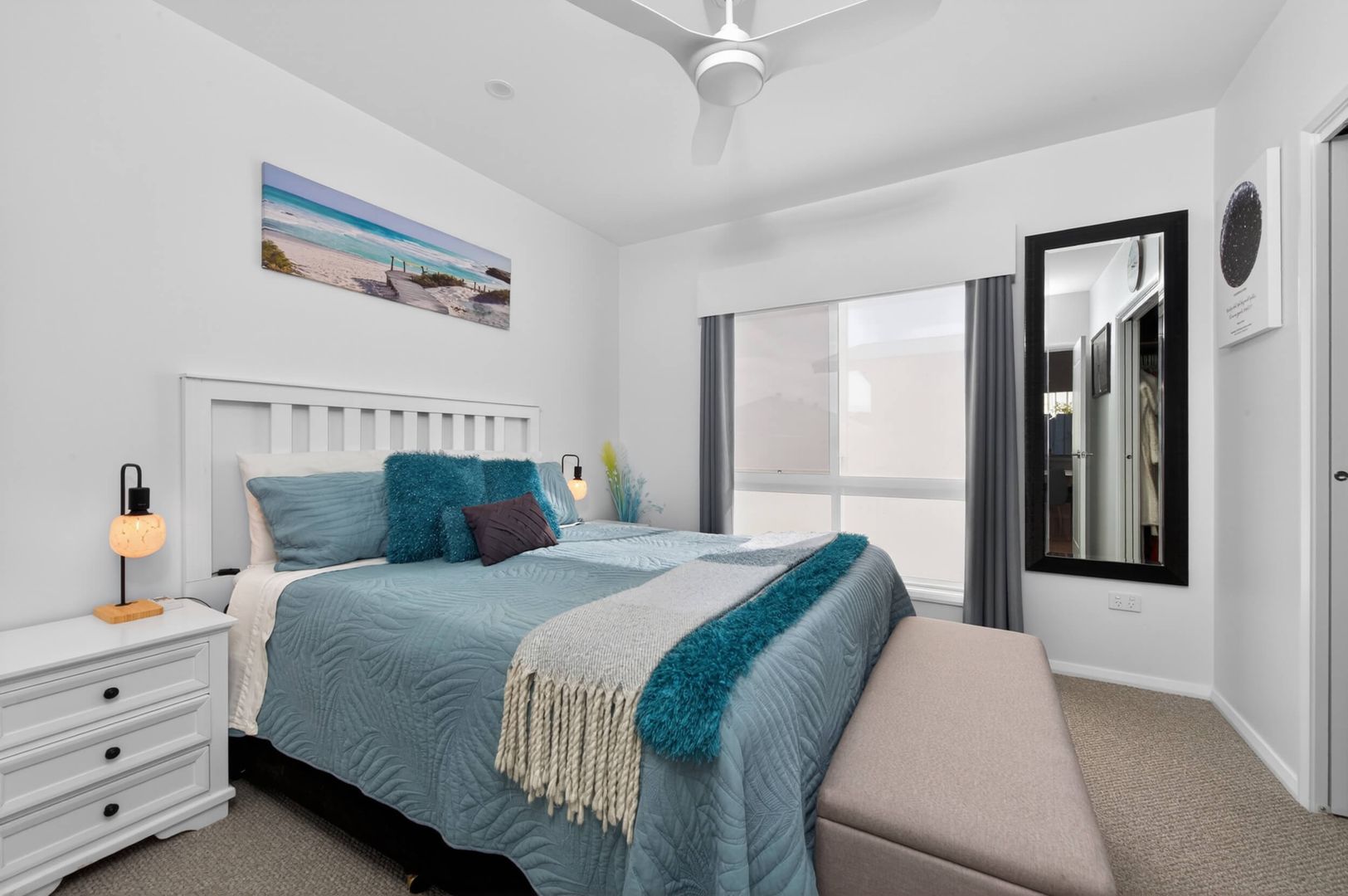 Lusso Estate - Spacious Three-Bedroom House
