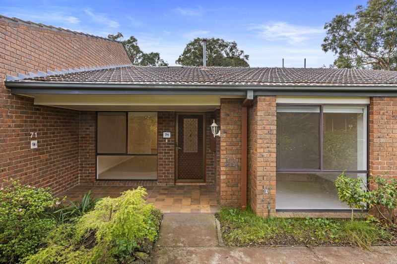 Fully renovated 2 bedroom unit in private section of village