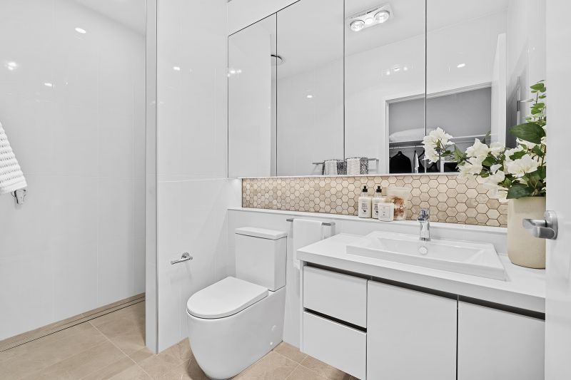 Premium position, corner block! Spacious two-bedroom + flexible multi-purpose room