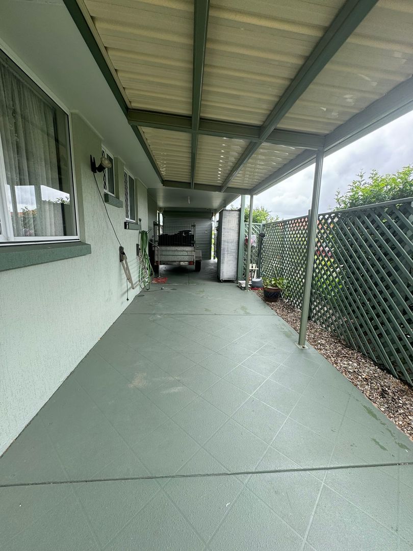 Freshly Painted & New Floor - Ready to Move in - OVER 50'S LIFESTYLE LIVING - GATED COMPLEX 