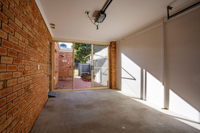 Spacious villa with golf course views