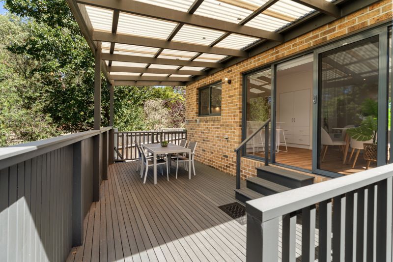 Contemporary Private Living overlooking Kurrajong Reserve