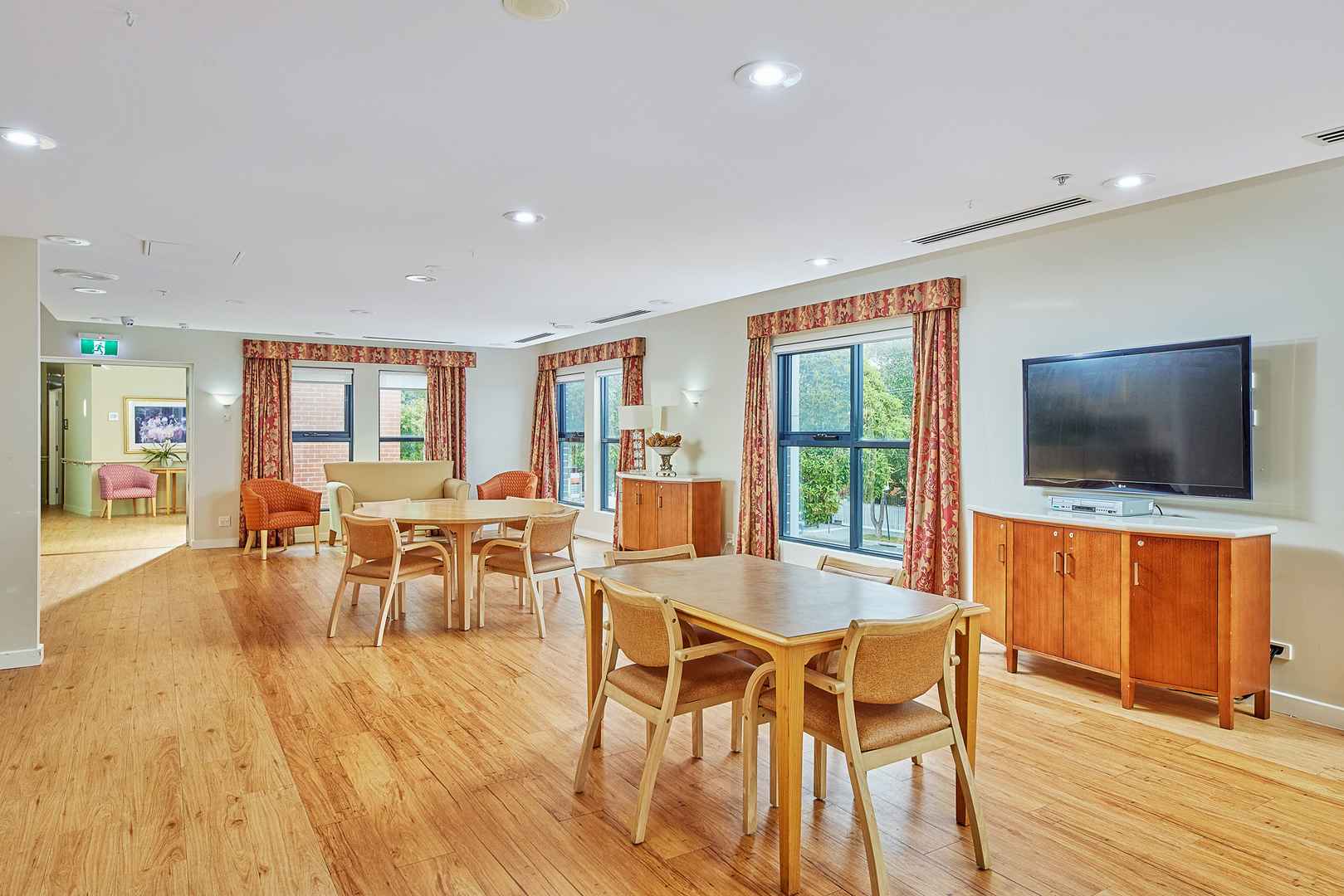 Oak Towers Aged Care Service - Churches of Christ