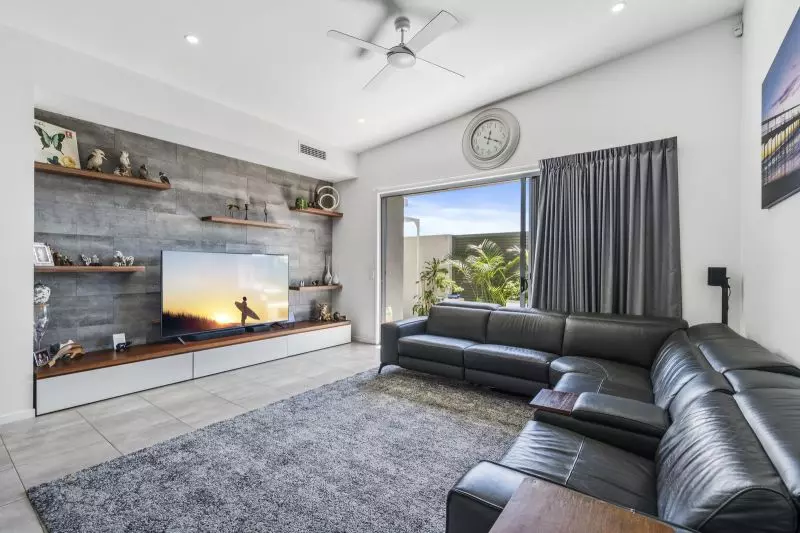 Site 002 - Established Silver Mist I