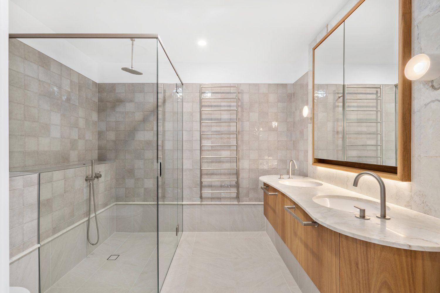 Generous Three-Bedroom Apartment with Sophisticated Bayside View