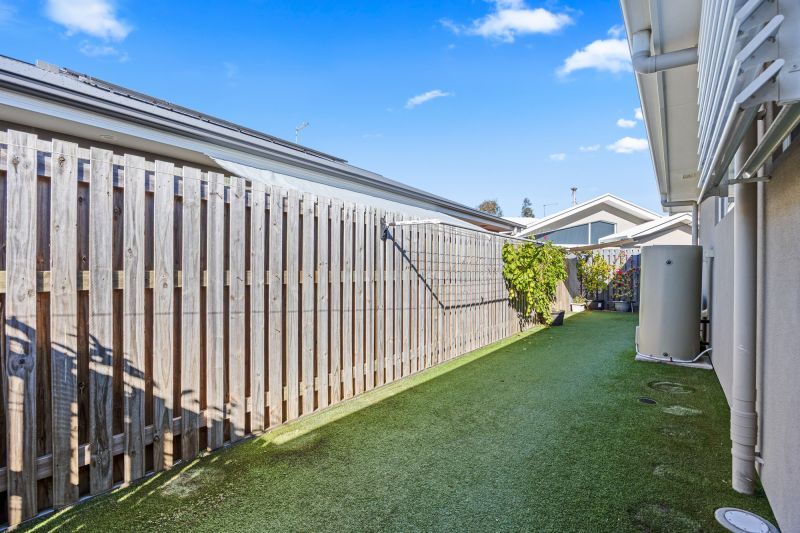 Modern Retreat with Alfresco Living!