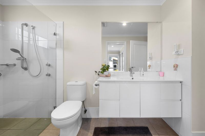 Bright Modern Home with Space for Relaxed Living