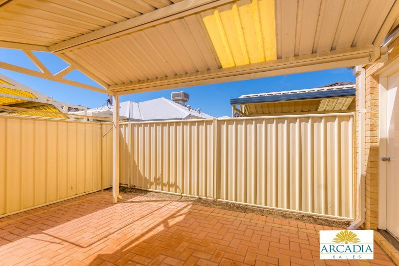 ARCADIA WATERS MADDINGTON - New Stone Bench Top Kitchen, 2 Bedroom + Study