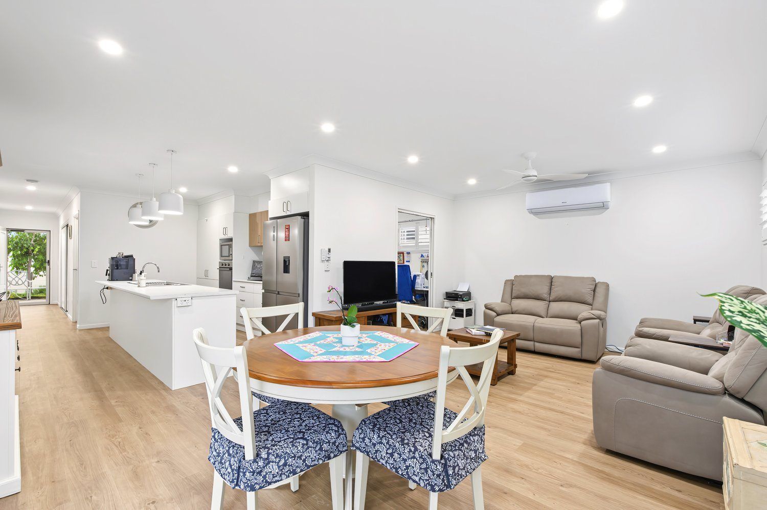 Modern Style, Prime Location