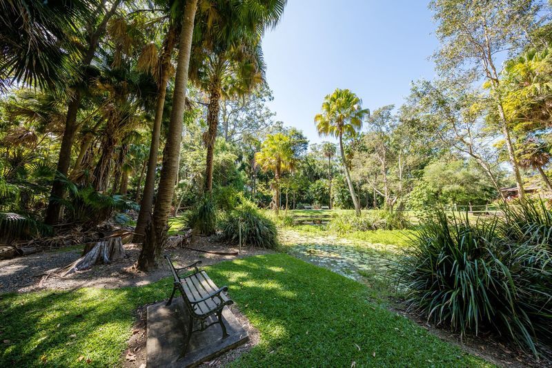 Refurbished Studio Apartment with Patio Overlooking Rainforest