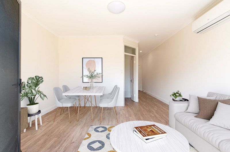 Serviced apartment full of natural light! 