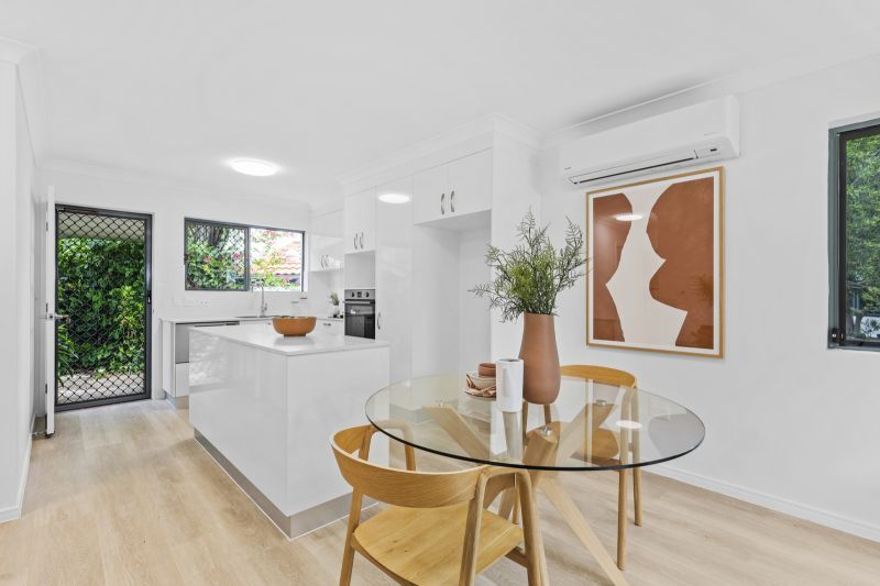 Spacious one-bedroom plus study