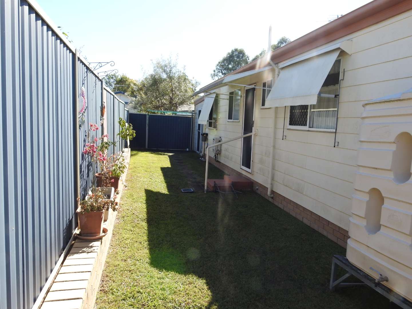 Spacious 3 Bedroom and Pets are welcome.