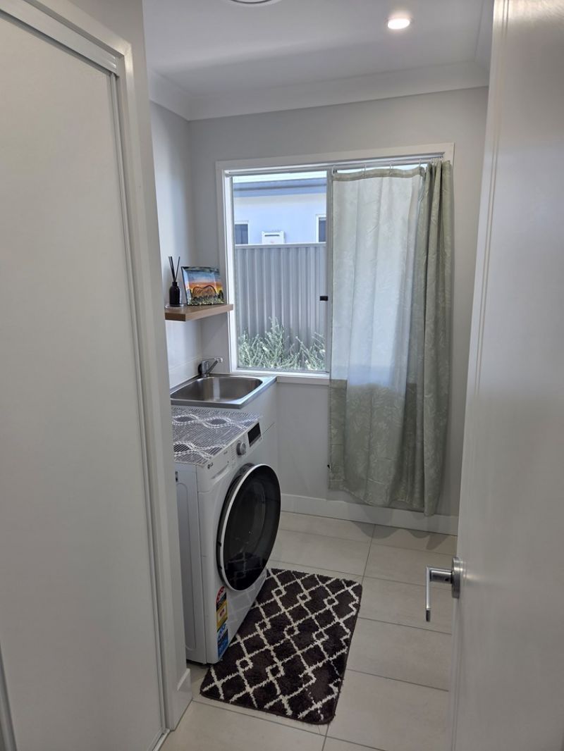 3 bedrooms & 2 bathrooms