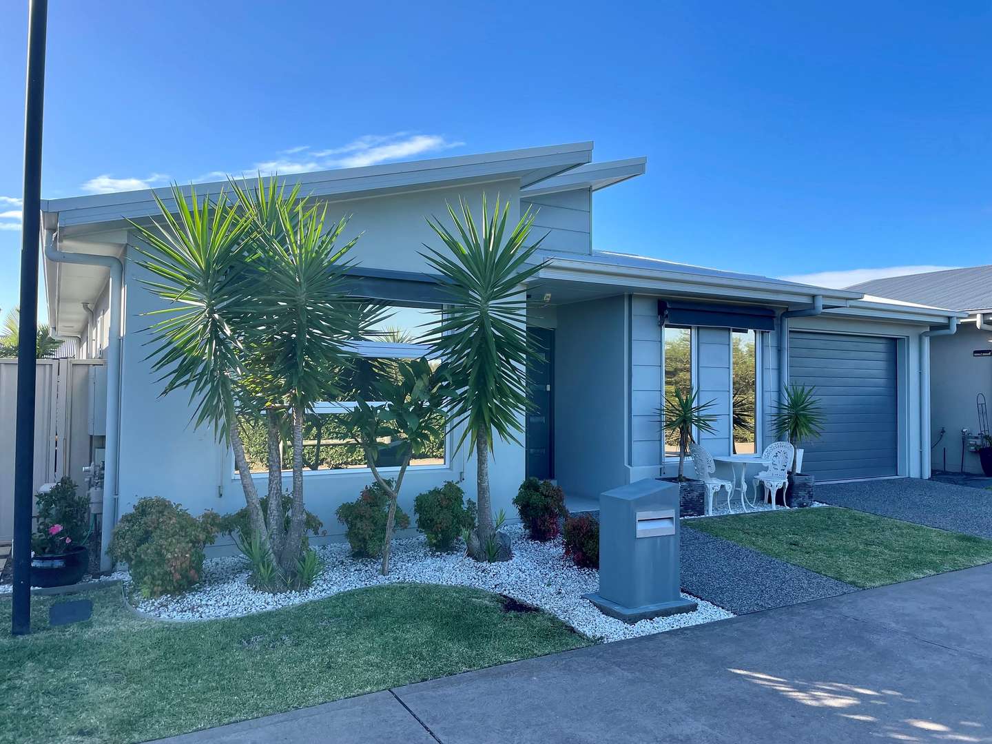 Palm Lake Resort Fern Bay - Peaceful location