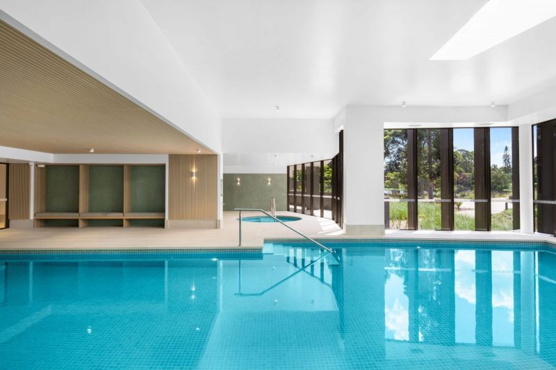 Spacious courtyard apartment surrounded by established gardens