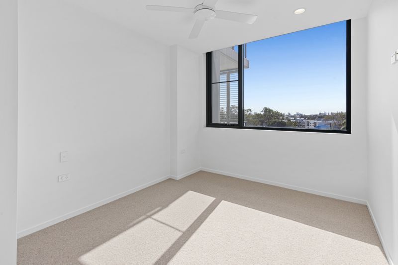 South-facing apartment with stunning Burleigh Golf Course vistas