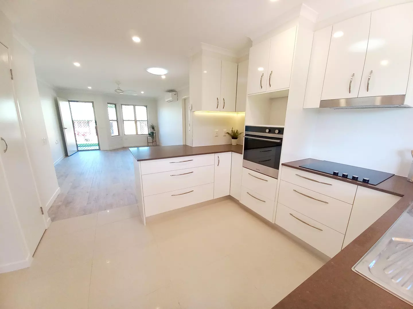 Perfectly located! Unit 6 Palmwoods Garden Village