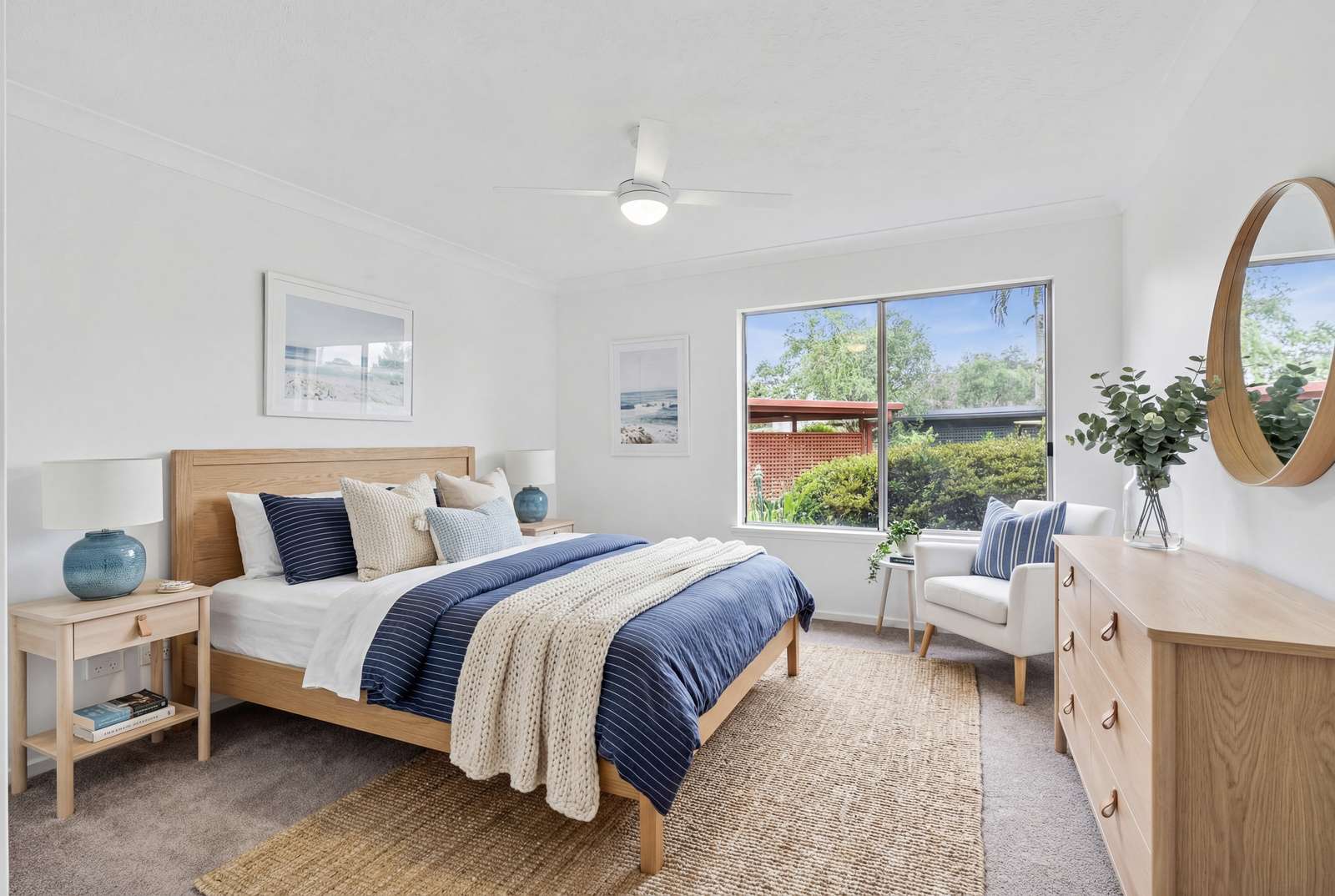Large ground-floor 2-bedroom villa on corner