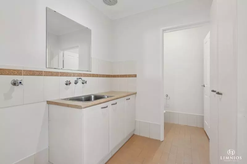 Elevated Living with a Bright Northerly Aspect