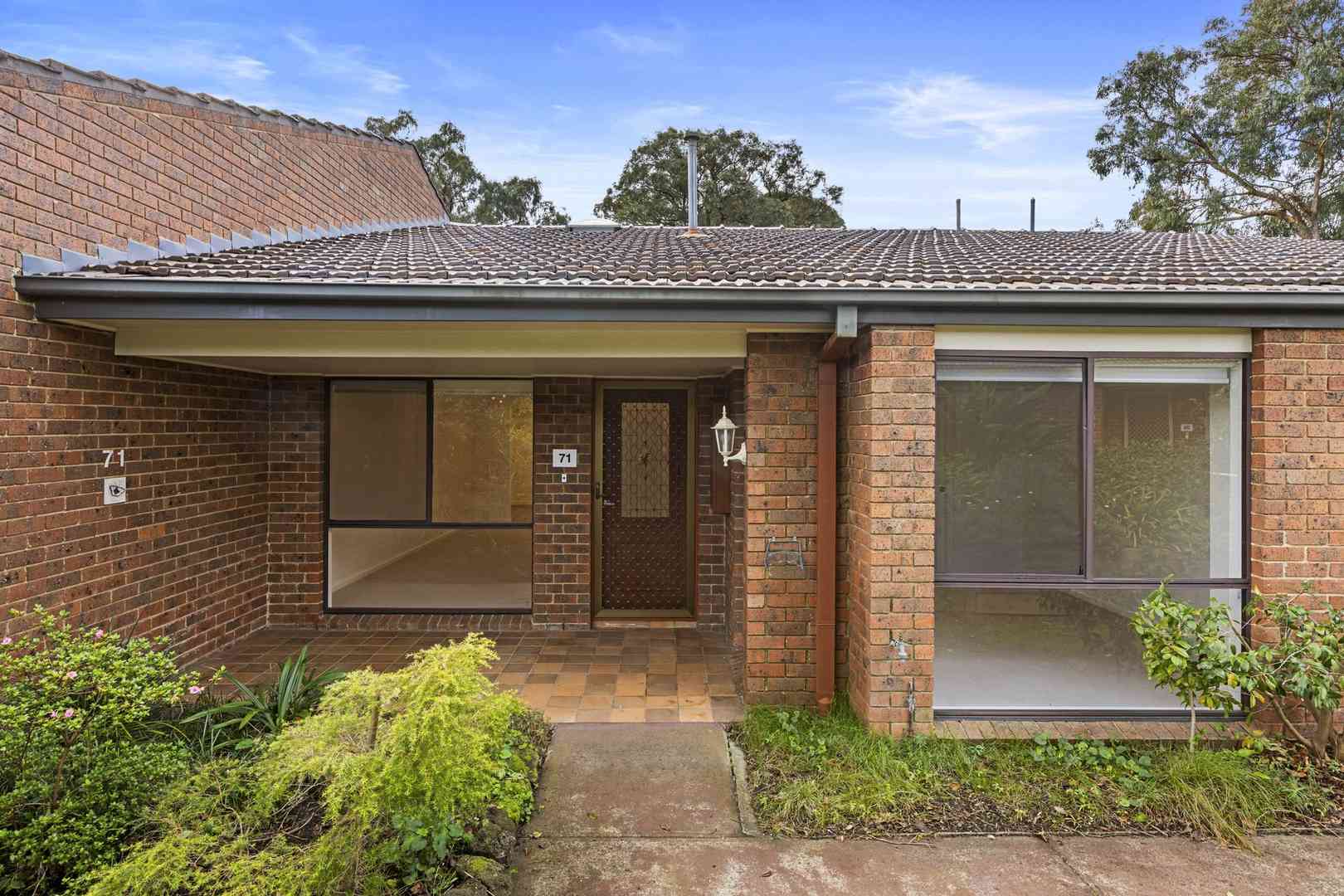 Fully renovated 2 bedroom unit in private section of village
