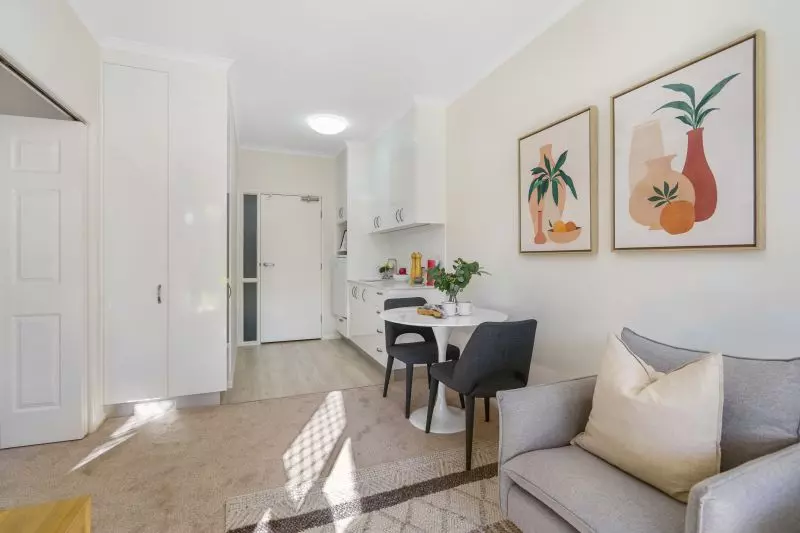 One bedroom apartment with services - Under refurbishment