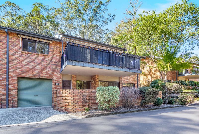Sunny, Spacious and Close to Village Life