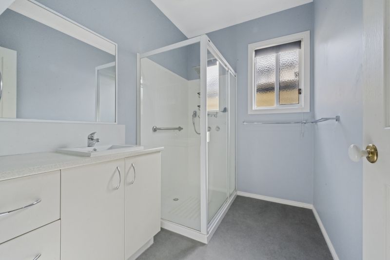 Stylish Home Near Amenities