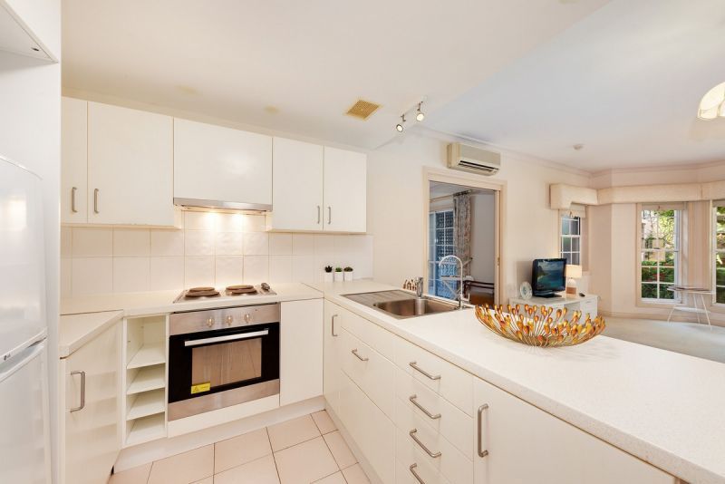 Totally Unique 1 bedroom Garden apartment