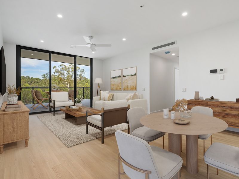 Luxury 'Falcon Design' with Spectacular Bushland Views