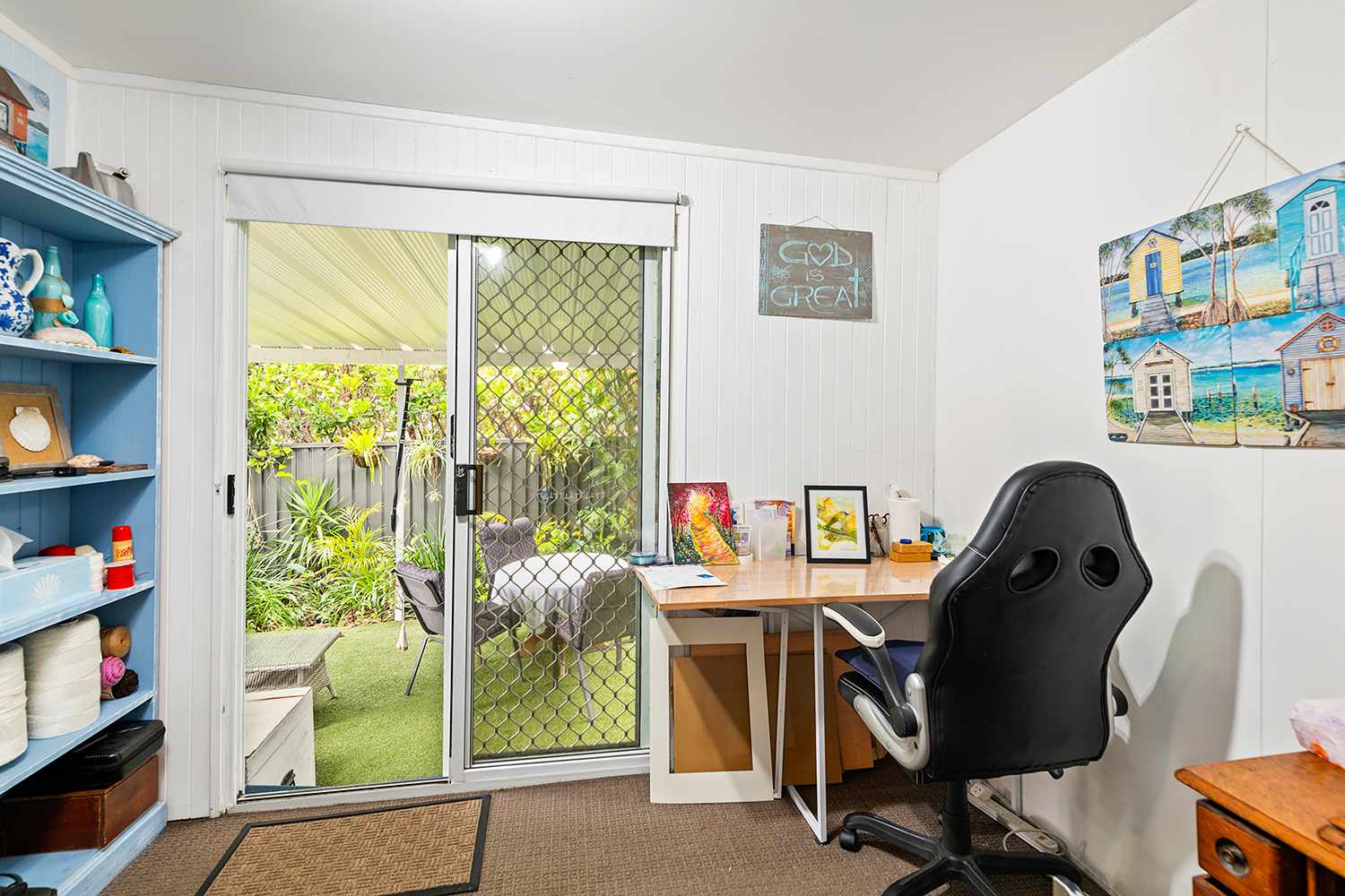 Fabulous Covered Outdoor Living Area - Hampton Style Decore - So Much Space 