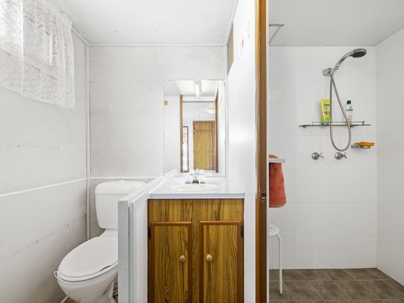 Priced to Sell - Spacious 2 Bedroom Residence – just a short stroll to beach, river & lagoon!