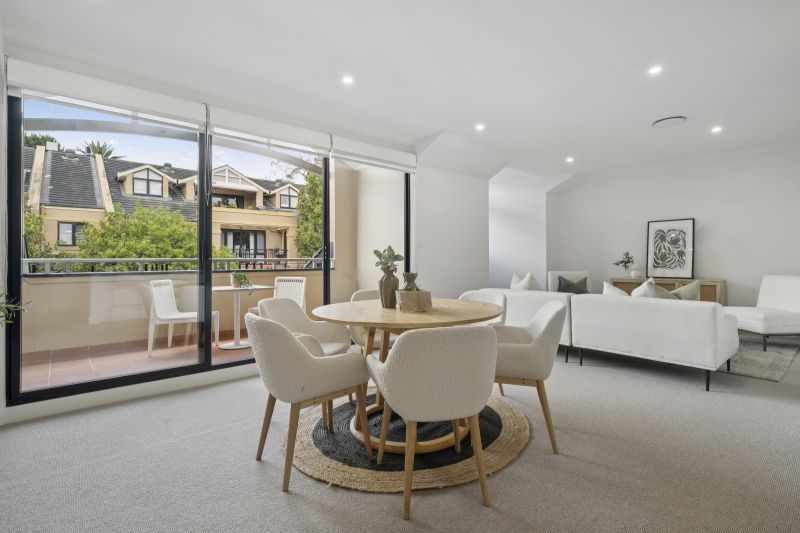 Fully refurbished stunning apartment. Ready to move into!