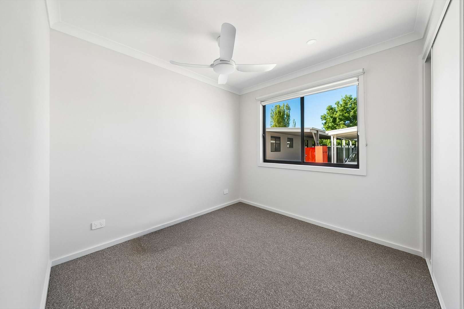 Over-55s Living with Carport, Covered Balcony & Full Kitchen 
