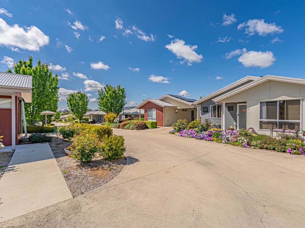 Villa 35 | 2 Bed + 1.5 Bath Martin St