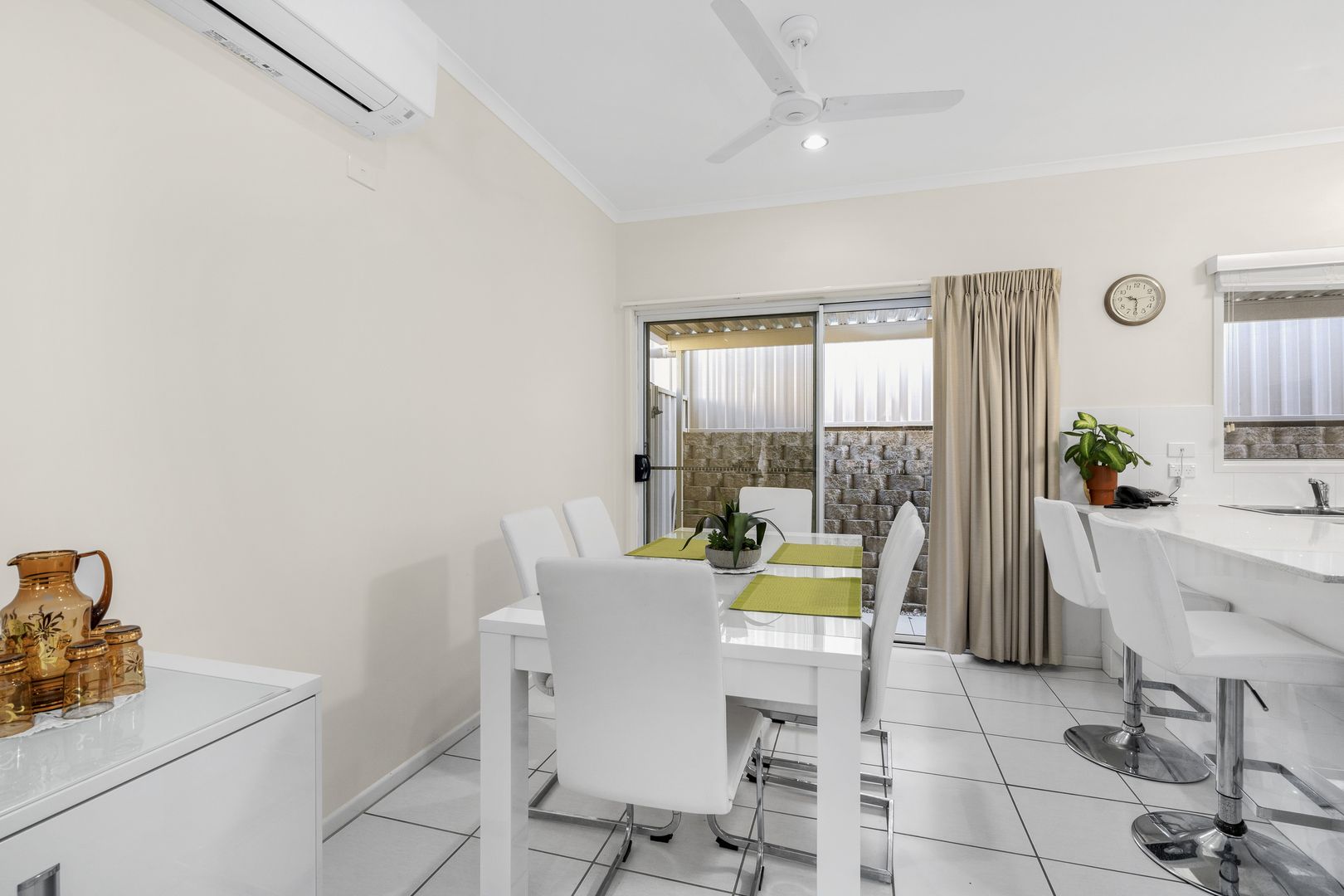 Well presented two bedroom plus study in Palm Lake Resort Eagleby