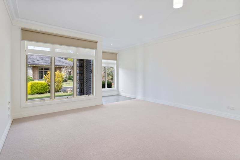 Bright, Refreshed Unit in Quiet Court Setting